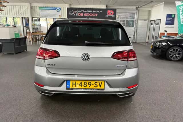 Volkswagen Golf (2020) thumbnail 4