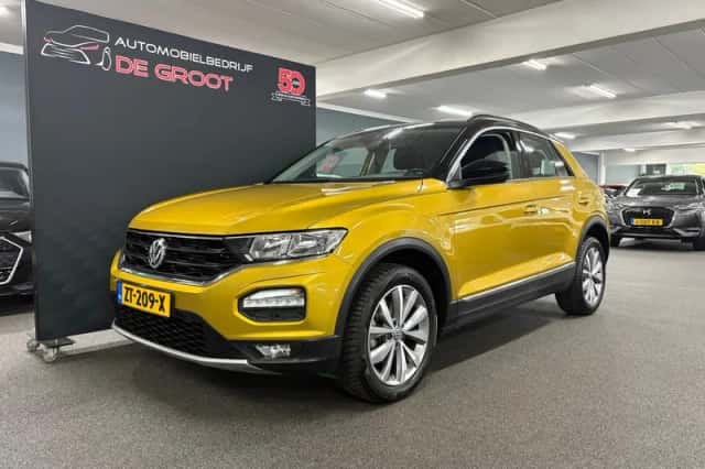Volkswagen T-Roc (2019) thumbnail 1