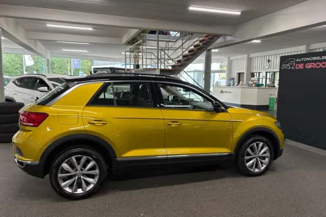 Volkswagen T-Roc (2019) thumbnail 6