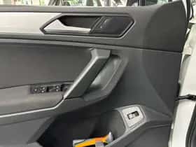 Volkswagen Tiguan (2019) thumbnail 21