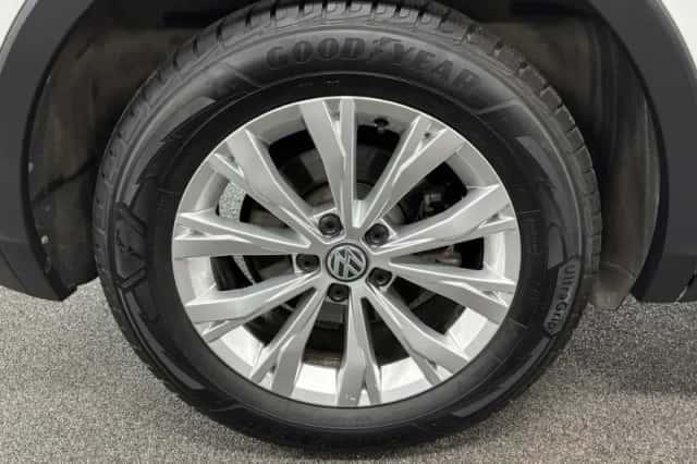 Volkswagen Tiguan (2019) thumbnail 6