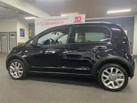 Volkswagen Up! (2016) thumbnail 3