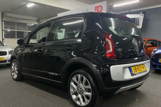 Volkswagen Up! (2016) thumbnail 4