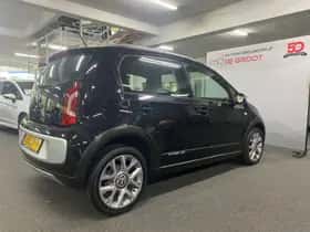 Volkswagen Up! (2016) thumbnail 6
