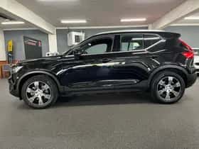 Volvo XC40 (2018) thumbnail 2
