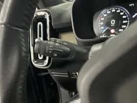 Volvo XC40 (2018) thumbnail 15
