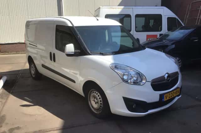 Opel Combo (2018) thumbnail 2