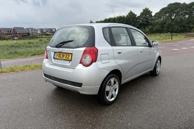 Chevrolet Aveo (2009) thumbnail 3