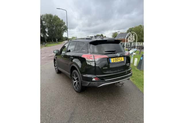 Toyota RAV4 (2018) thumbnail 4