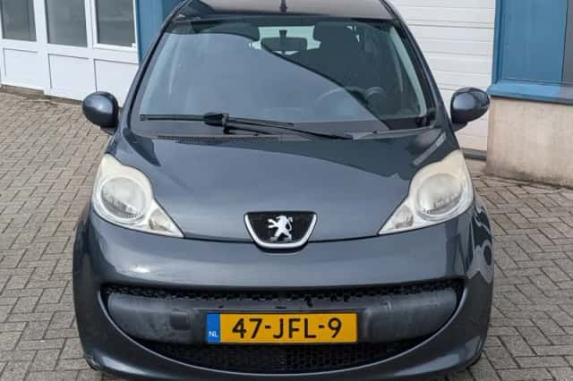 Peugeot 107 (2008) thumbnail 2