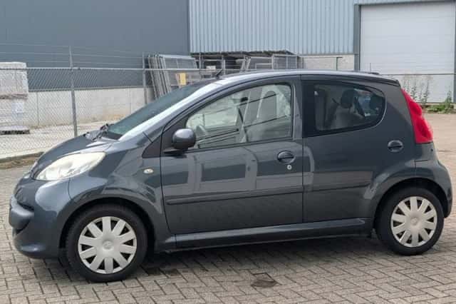 Peugeot 107 (2008) thumbnail 4