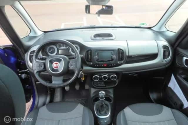 Fiat 500L (2016) thumbnail 2
