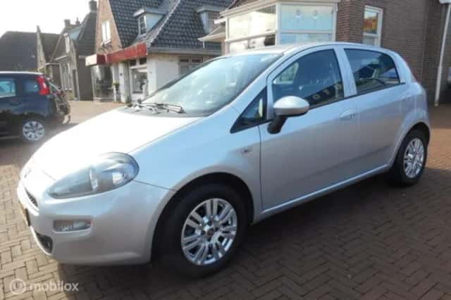Fiat Punto (2016) thumbnail 3