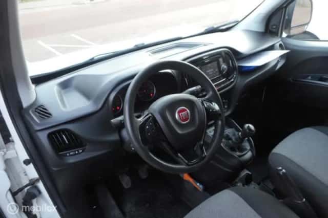Fiat Doblò (2018) thumbnail 2