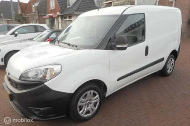 Fiat Doblò (2018) thumbnail 3