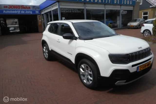 Jeep Avenger (2024) thumbnail 2