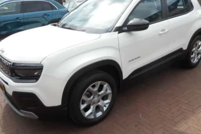 Jeep Avenger (2024) thumbnail 3