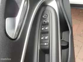 Jeep Avenger (2024) thumbnail 21