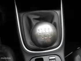 Jeep Avenger (2024) thumbnail 30