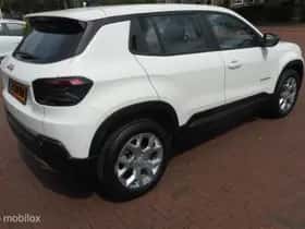 Jeep Avenger (2024) thumbnail 4