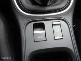 Jeep Avenger (2024) thumbnail 31