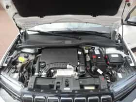 Jeep Avenger (2024) thumbnail 33