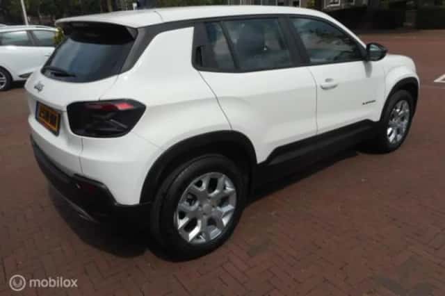 Jeep Avenger (2024) thumbnail 5
