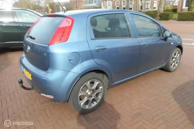 Fiat Punto (2018) thumbnail 4