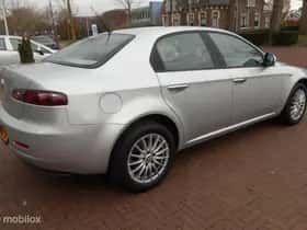 Alfa Romeo 159 (2009) thumbnail 4