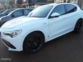 Alfa Romeo Stelvio (2020) thumbnail 4