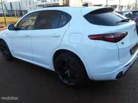 Alfa Romeo Stelvio (2020) thumbnail 6