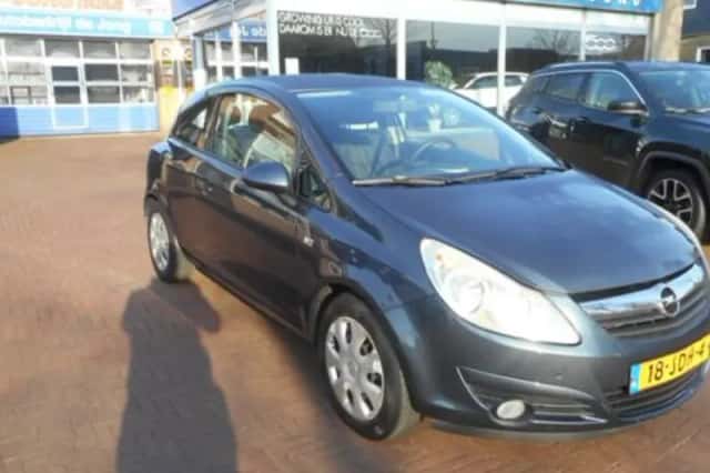 Opel Corsa (2009) thumbnail 1