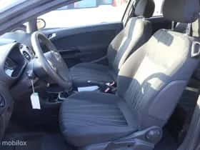 Opel Corsa (2009) thumbnail 6