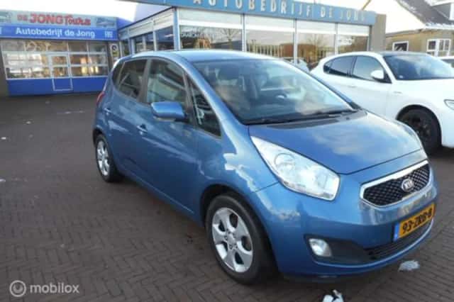 Kia Venga (2013) thumbnail 1