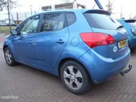 Kia Venga (2013) thumbnail 5