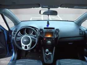 Kia Venga (2013) thumbnail 9