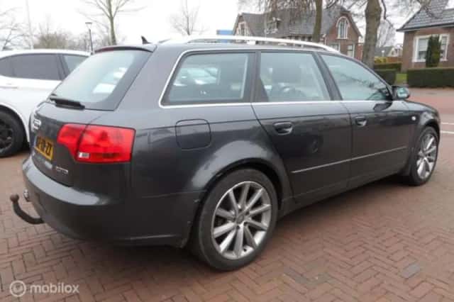 Audi A4 (2007) thumbnail 4