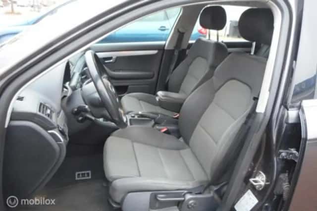 Audi A4 (2007) thumbnail 6