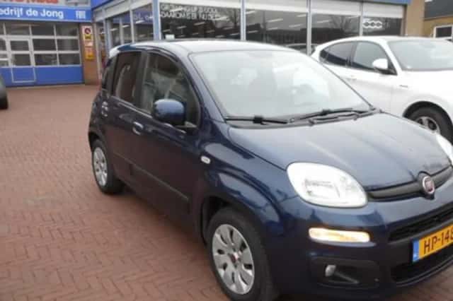 Fiat Panda (2015) thumbnail 1
