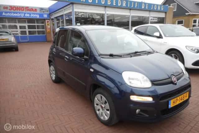 Fiat Panda (2015) thumbnail 1