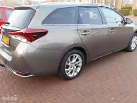 Toyota Auris (2017) thumbnail 4
