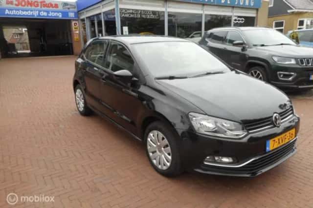 Volkswagen Polo (2014) thumbnail 2