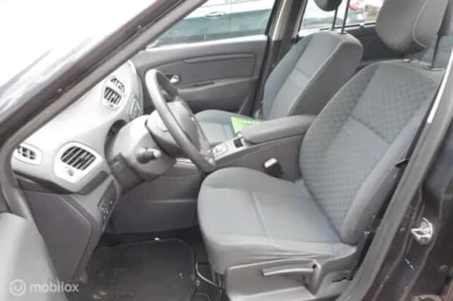 Renault Grand (2010) thumbnail 5