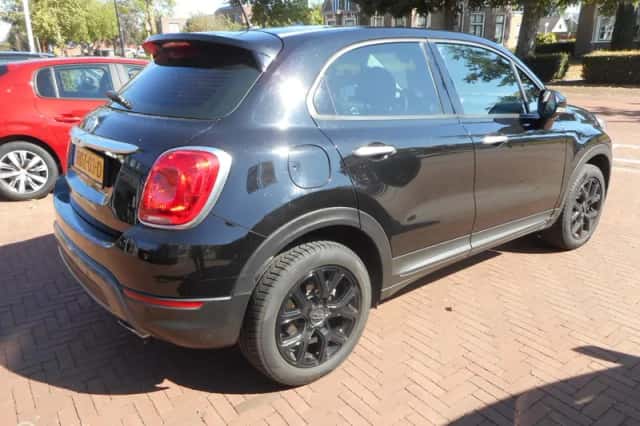 Fiat 500 (2018) thumbnail 3