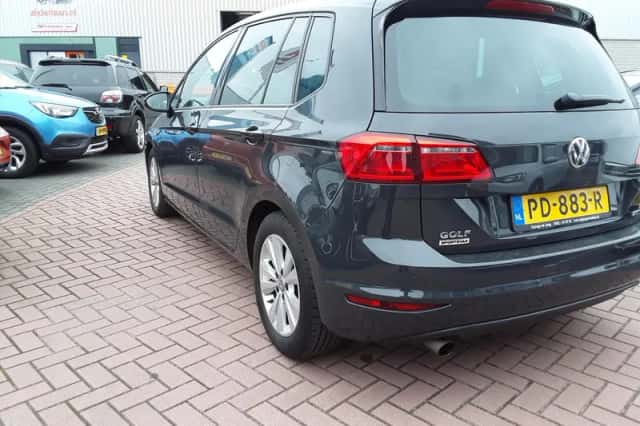 Volkswagen Golf Sportsvan (2017) thumbnail 4