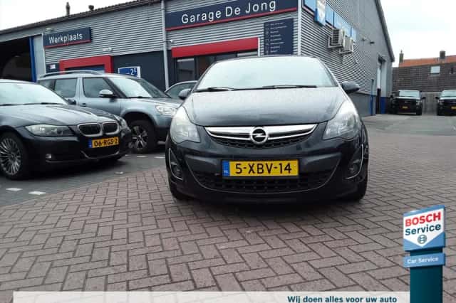 Opel Corsa (2014) thumbnail 2