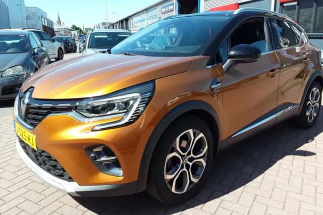 Renault Captur (2020) thumbnail 3