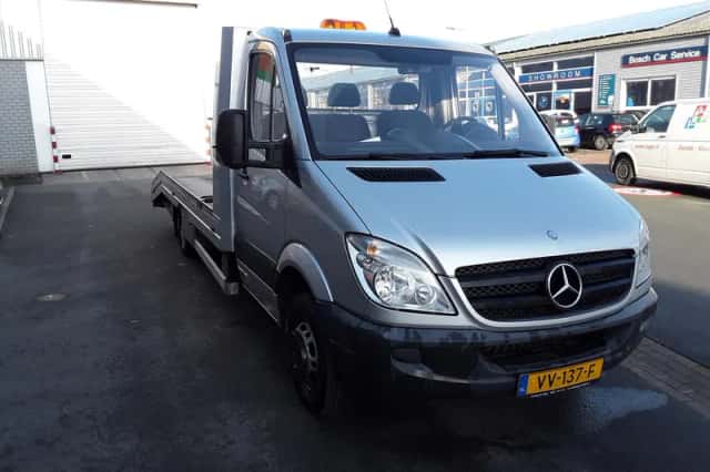 Mercedes-Benz Sprinter (2011) thumbnail 2
