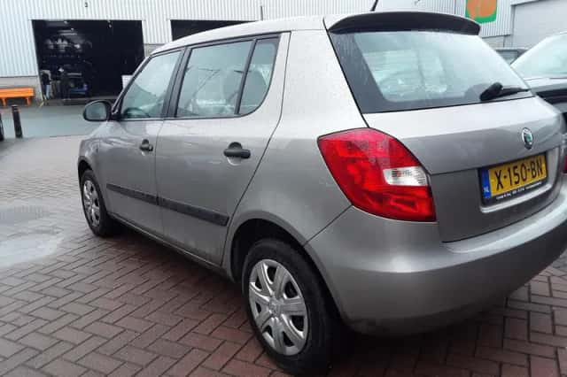 Škoda Fabia (2011) thumbnail 4
