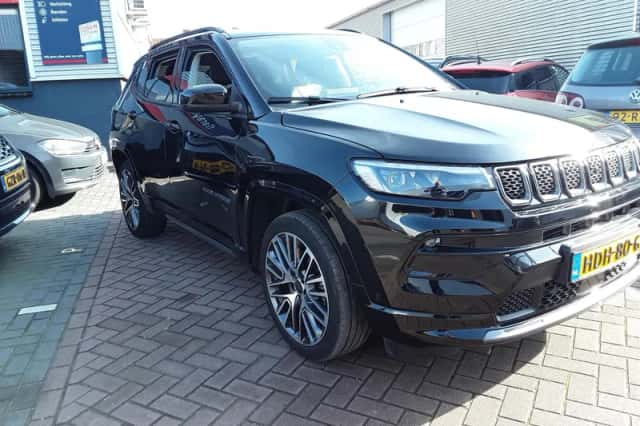 Jeep Compass (2025) thumbnail 3